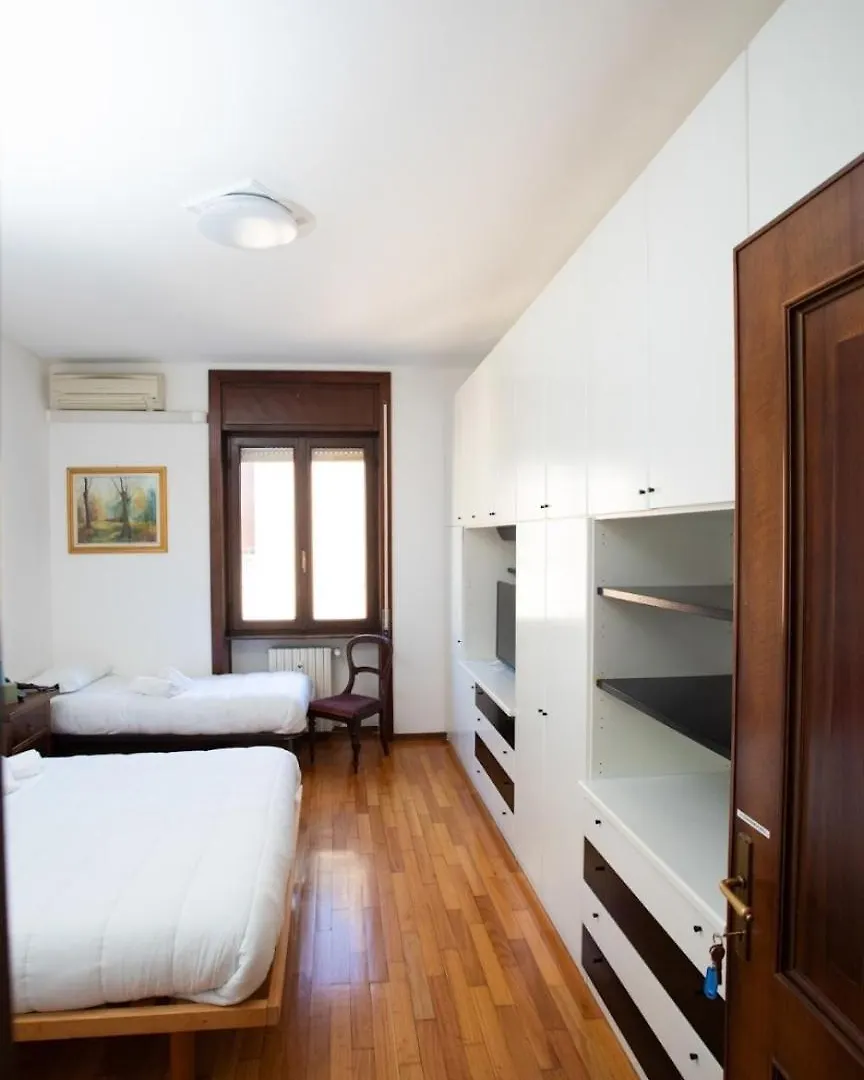 Sofi Home Bergamo Guest house